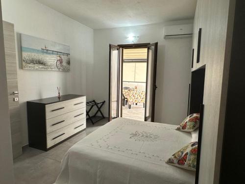 Diletta Apartment Casa Vacanze a Tortolì a 300m dal Mare con WiFi e Parcheggio Gratuito in strada — 4-Star Luxury Hotel in Tortoli, Italy