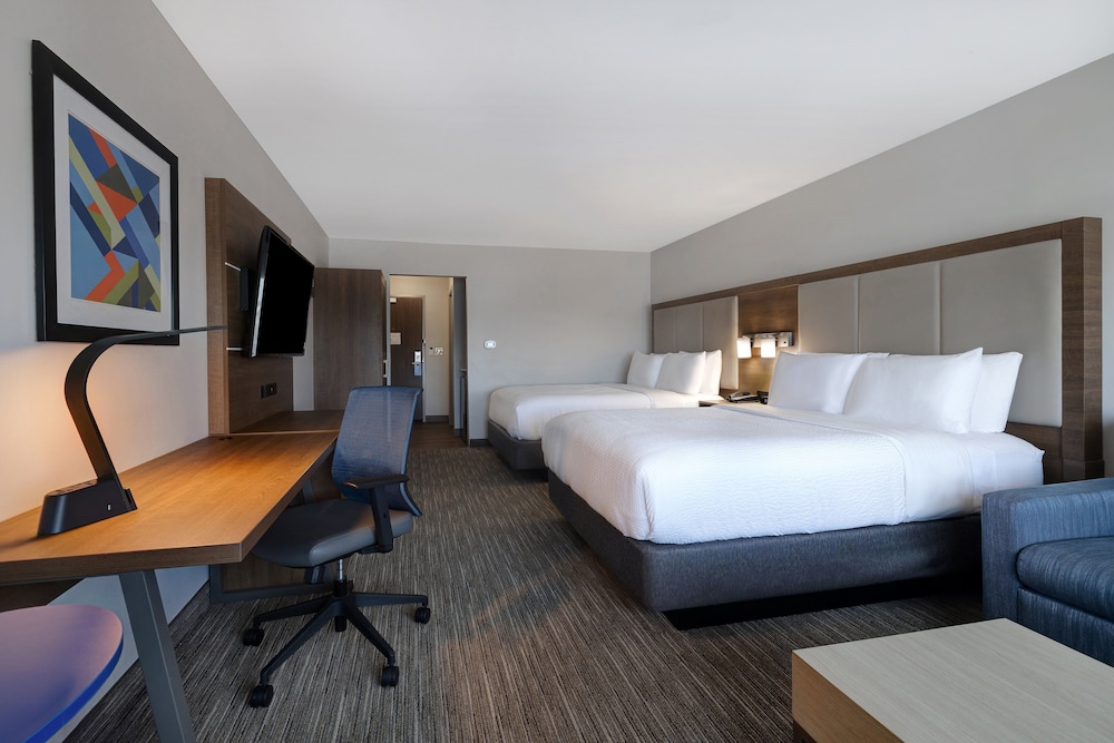 Holiday Inn Express & Suites Detroit Dearborn by IHG - photo 30