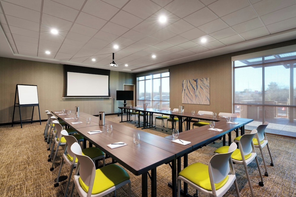 SpringHill Suites by Marriott Cottonwood - photo 37