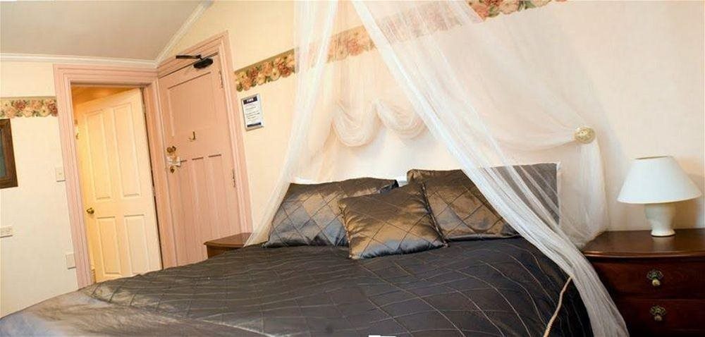 Cathedral Inn in Nelson, New Zealand