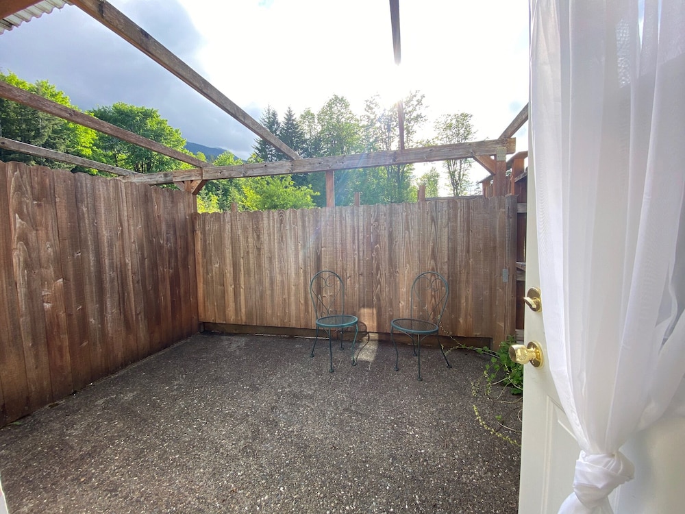 Emerald Valley Inn - photo 46