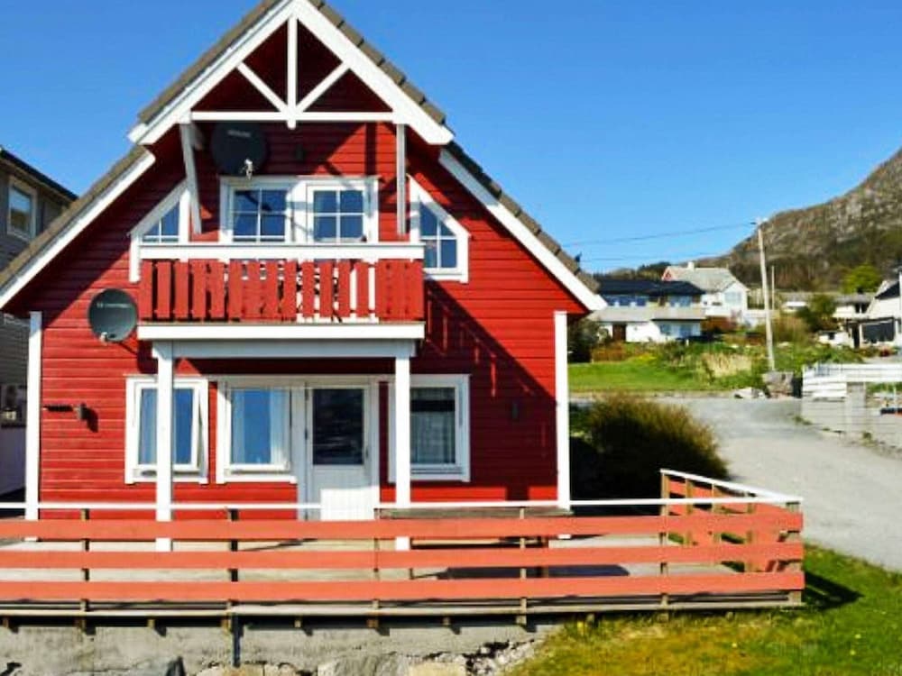 4 Person Holiday Home In Maloy By Traum 17601284 — Floro