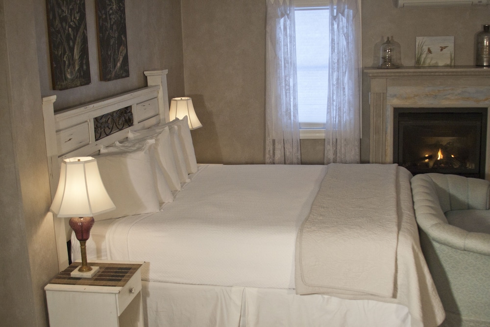 The Vermont Inn - photo 25