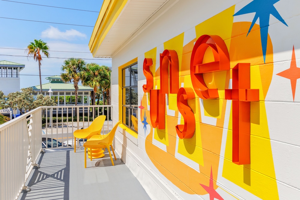 Sunset Inn & Cottages - photo 122