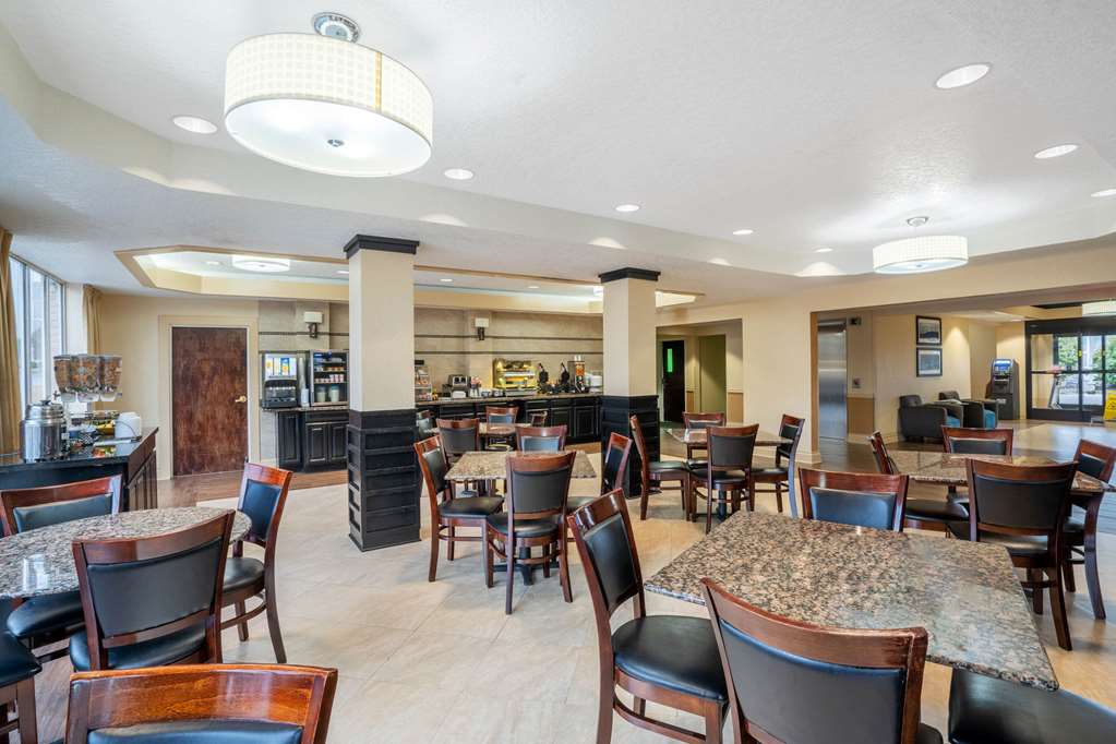 La Quinta Inn & Suites by Wyndham Hot Springs - photo 53