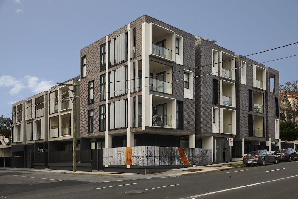 Mega Style Apartments The Marc — 4-Star Luxury Hotel in Saint Kilda, Australia