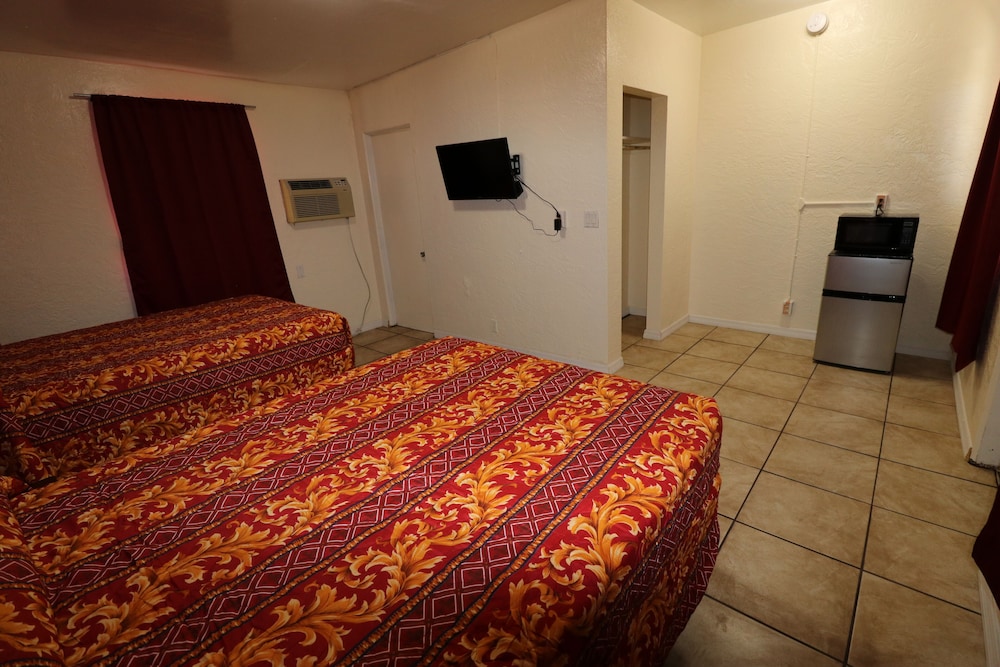 Sandman Inn Motel - photo 9