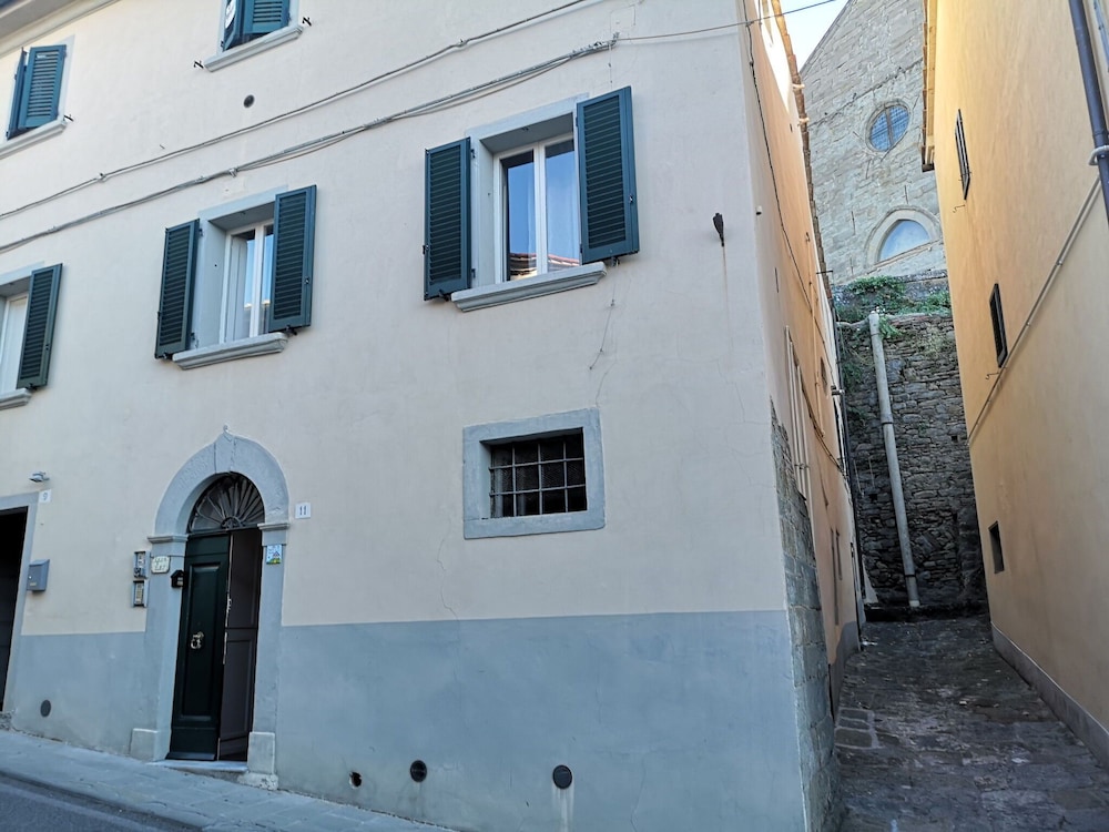 Casa del Borgo — 4-Star Luxury Hotel in Cortona, Italy