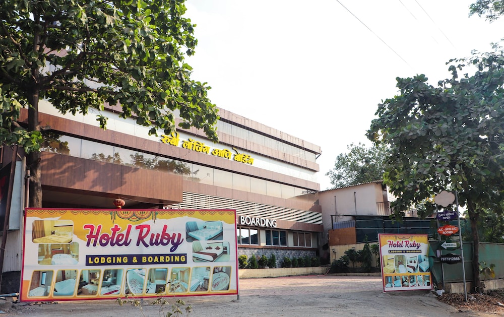 Hotel Ruby in Kalyan, India