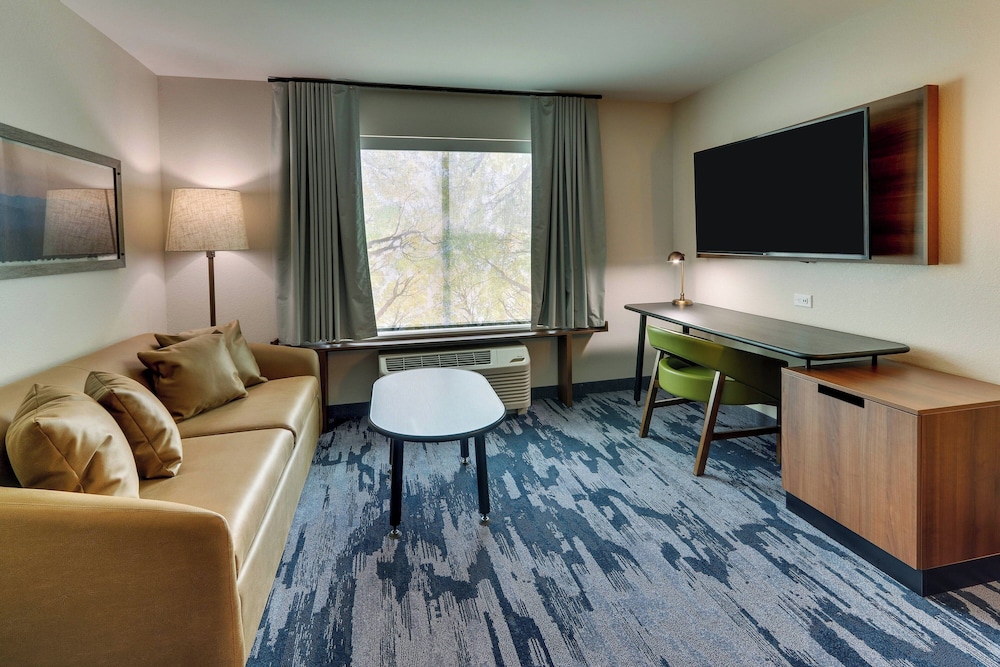 Fairfield Inn & Suites by Marriott Warsaw - photo 9