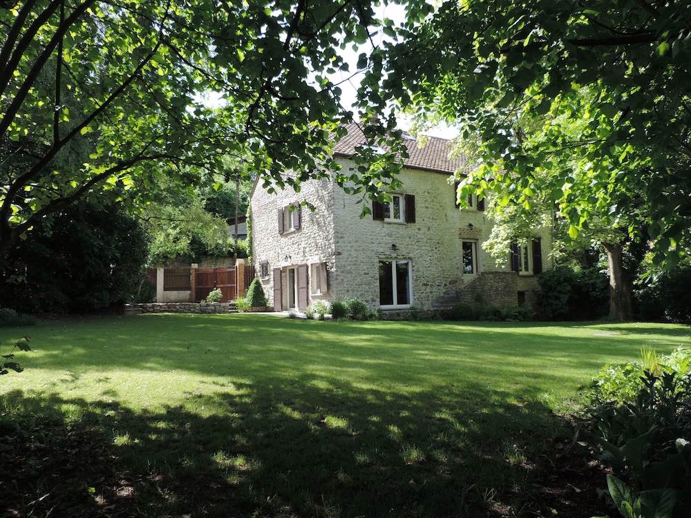 B&B Le Valangré — 4-Star Luxury Hotel in Chaumont-Gistoux, Belgium