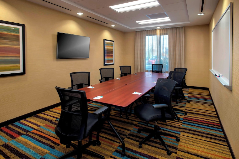 Fairfield Inn and Suites by Marriott Syracuse Carrier Circle - photo 20