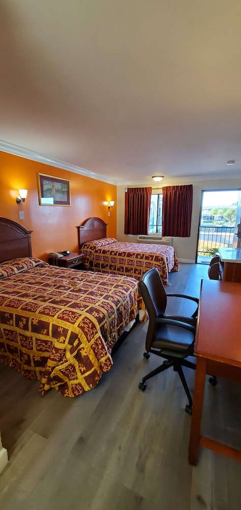 Anaheim National Inn - photo 20