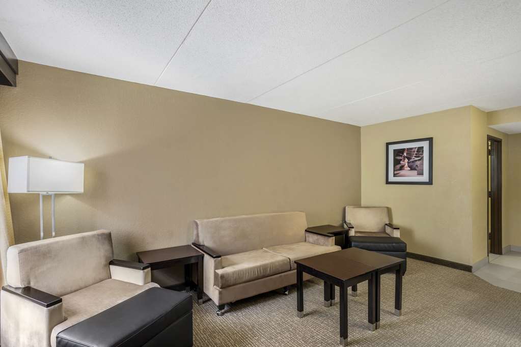 Best Western Harrisburg North Hotel - photo 11