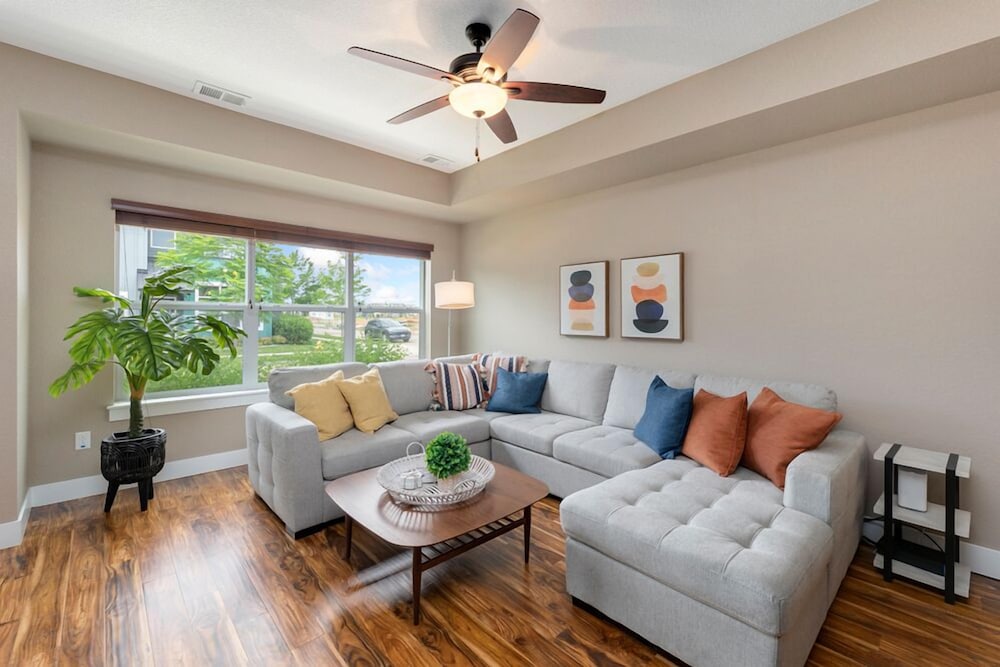 Amazing Urban Townhome near Breweries & River - photo 14