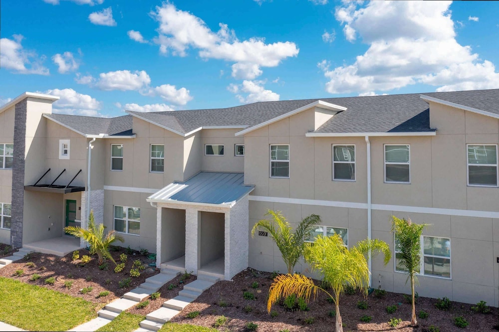 Gorgeous 4 Bd w Pool at Champions Gate Resort 1020 — 4-Star Luxury Hotel in Davenport, United States