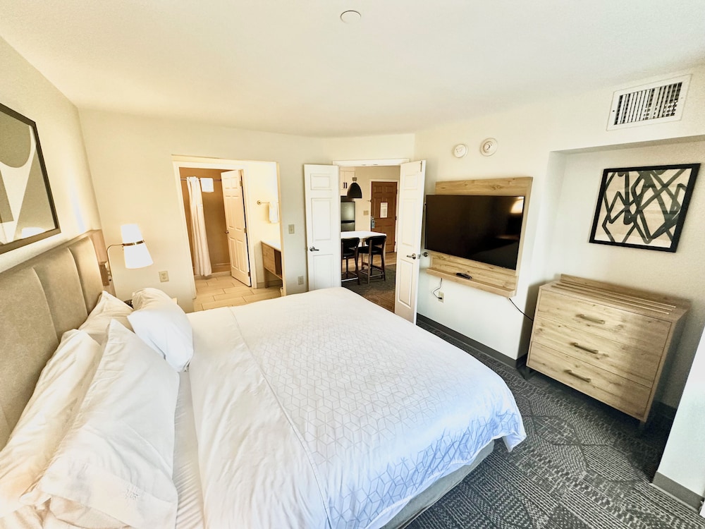 Staybridge Suites East Stroudsburg Poconos by IHG - photo 10