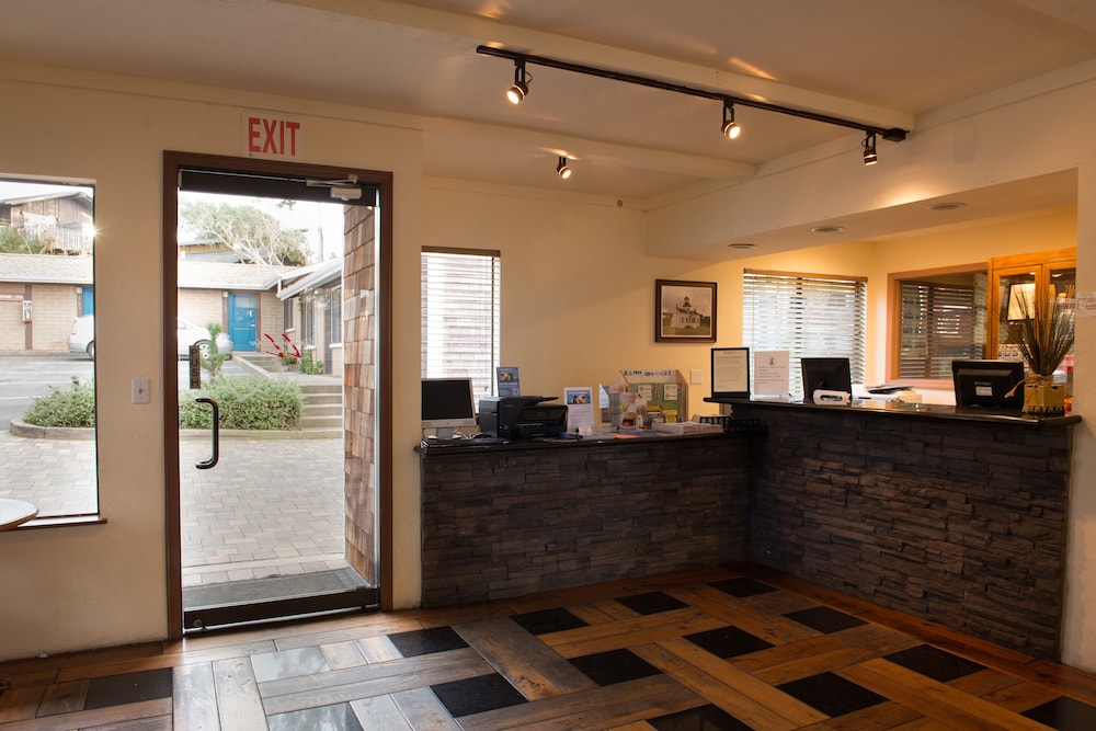 Lighthouse Lodge And Cottages - photo 2