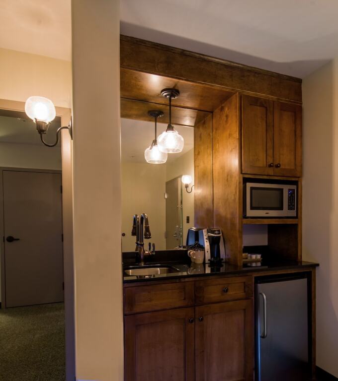 Magnolia Inn & Suites - photo 14
