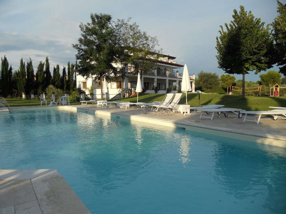 B&B Radici24 — 4-Star Luxury Hotel in Battipaglia, Italy