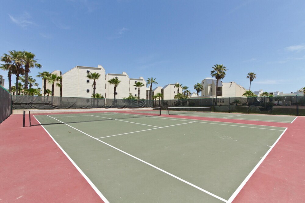 Bahia Mar Solare Tower 6th floor Oceanview Condo 3bd 3ba w Pools - photo 58