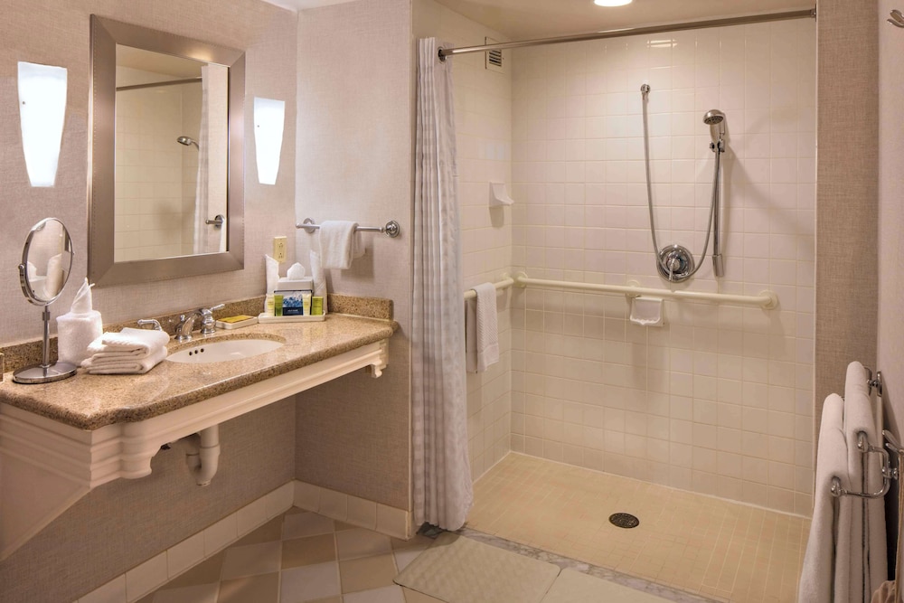 Hilton Philadelphia at Penn's Landing - photo 45