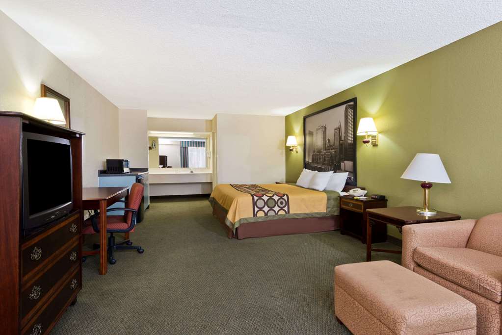 Super 8 by Wyndham Huntersville Charlotte Area - photo 17
