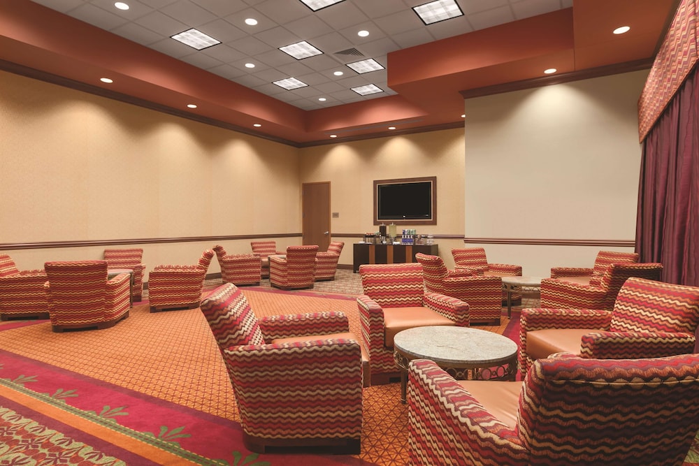 Embassy Suites Omaha La Vista Hotel & Conference Center - photo 53