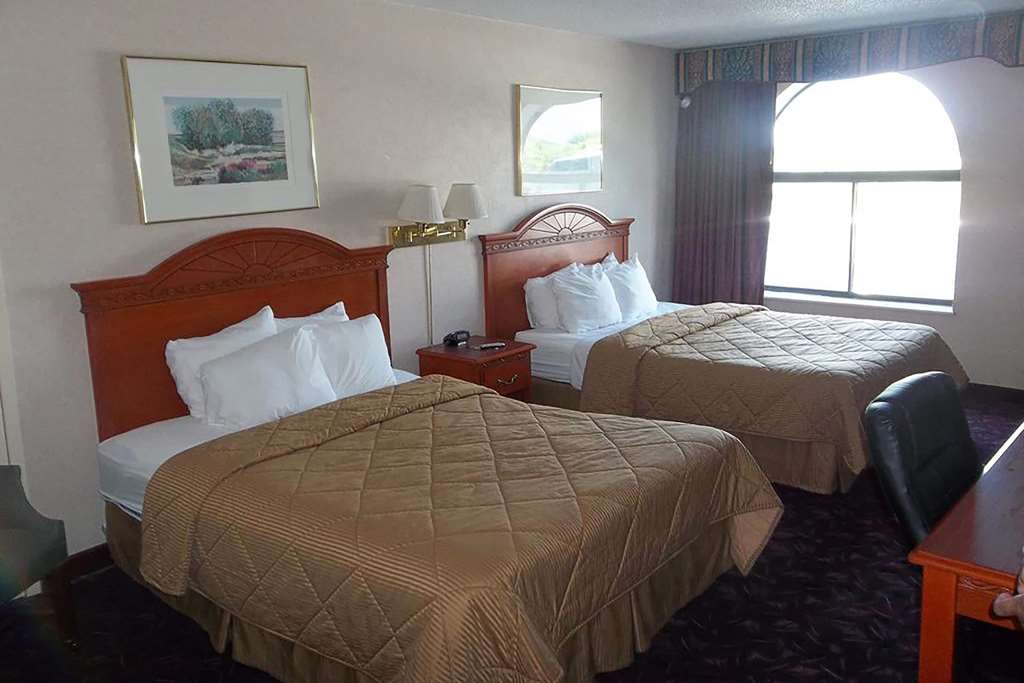 Baymont by Wyndham Northwood - photo 10