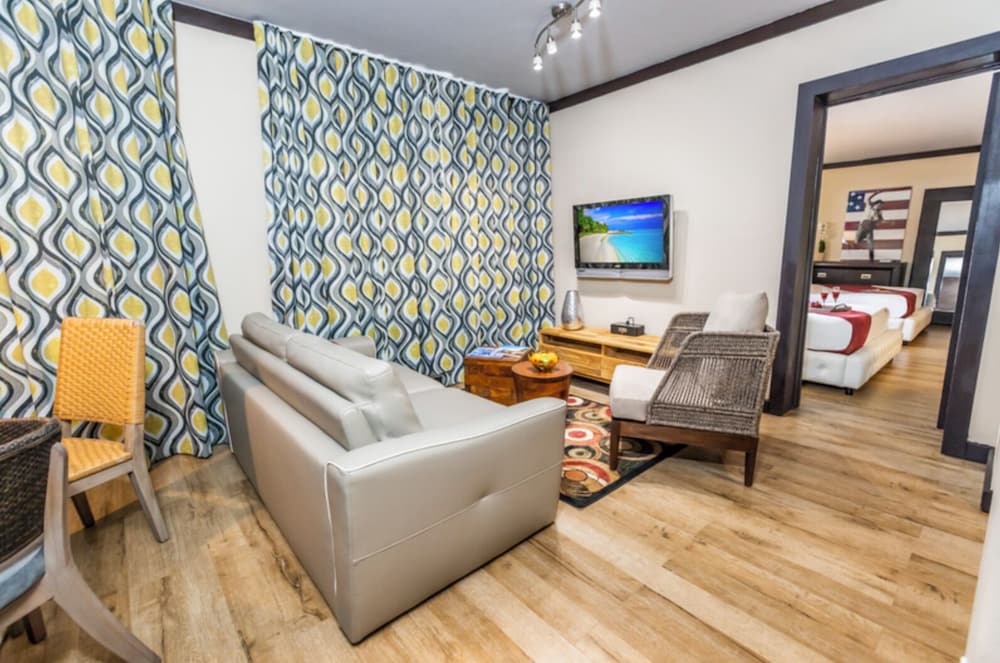 The Shoreline Suites - photo 33