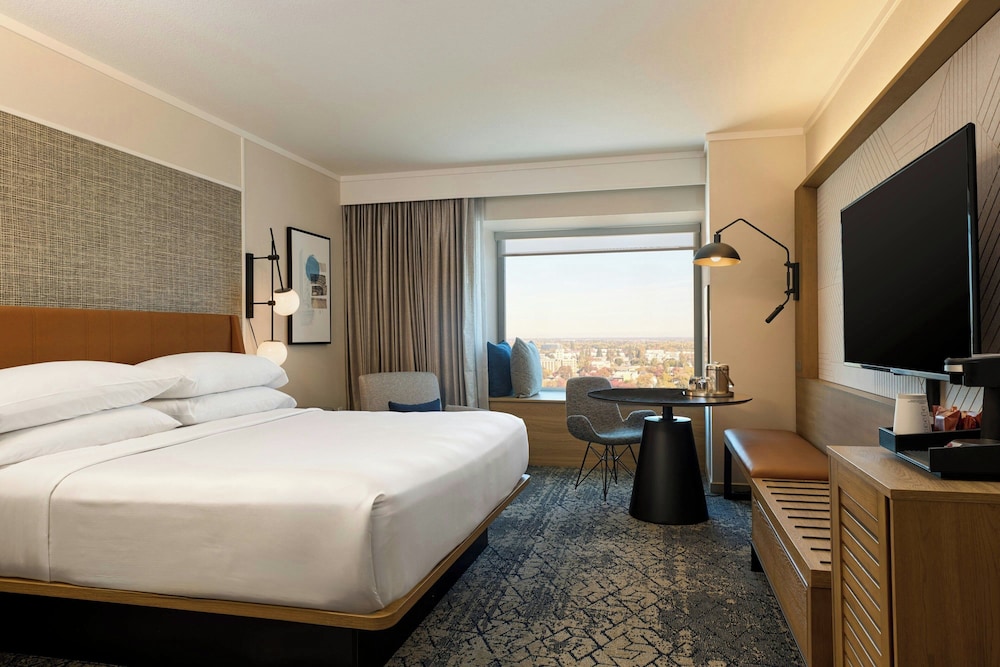 Sheraton Grand Sacramento Hotel - photo 14
