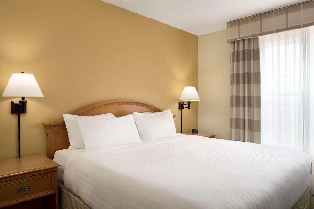 Country Inn & Suites by Radisson Grinnell IA - photo 6