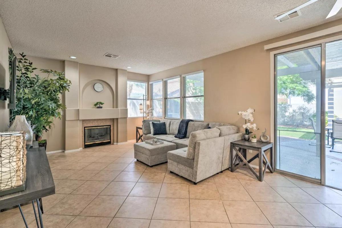 A Beautiful House with Hot Tub Grill & Games