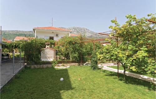 Apartment Kastel Kambelovac 10 — 4-Star Luxury Hotel in Kastel Kambelovac, Croatia