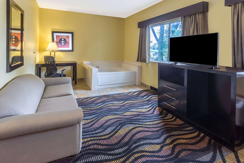 AmericInn by Wyndham Streator - photo 15