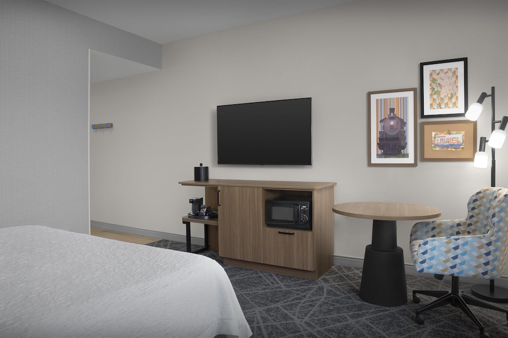 Hampton Inn & Suites Laurel MS - photo 14