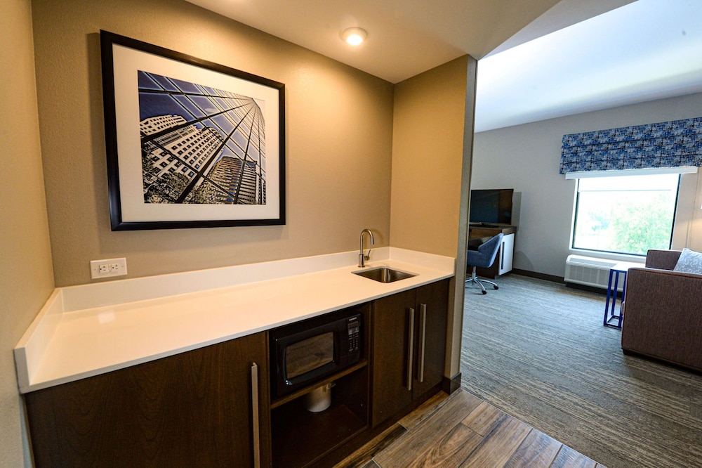 Hampton Inn & Suites Lenoir - photo 27
