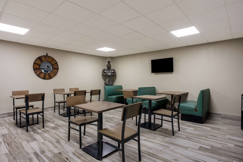 SureStay Hotel by Best Western Higginsville - photo 27