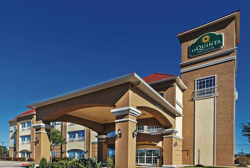La Quinta Inn & Suites by Wyndham Angleton - photo 3