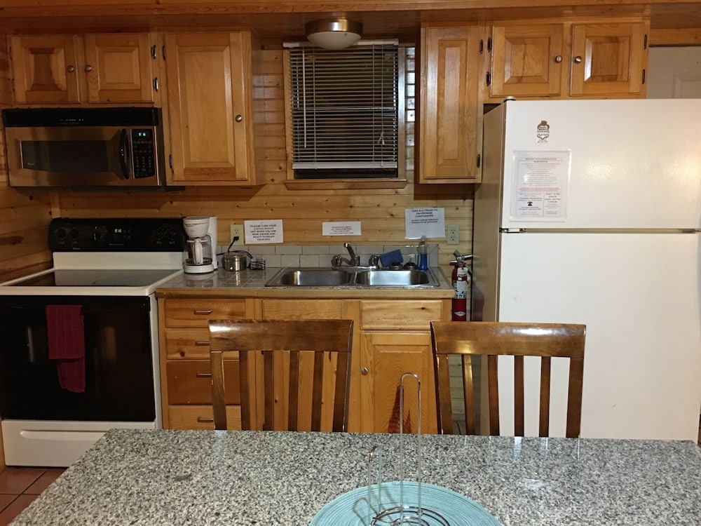 Frio Springs Lodges - photo 21