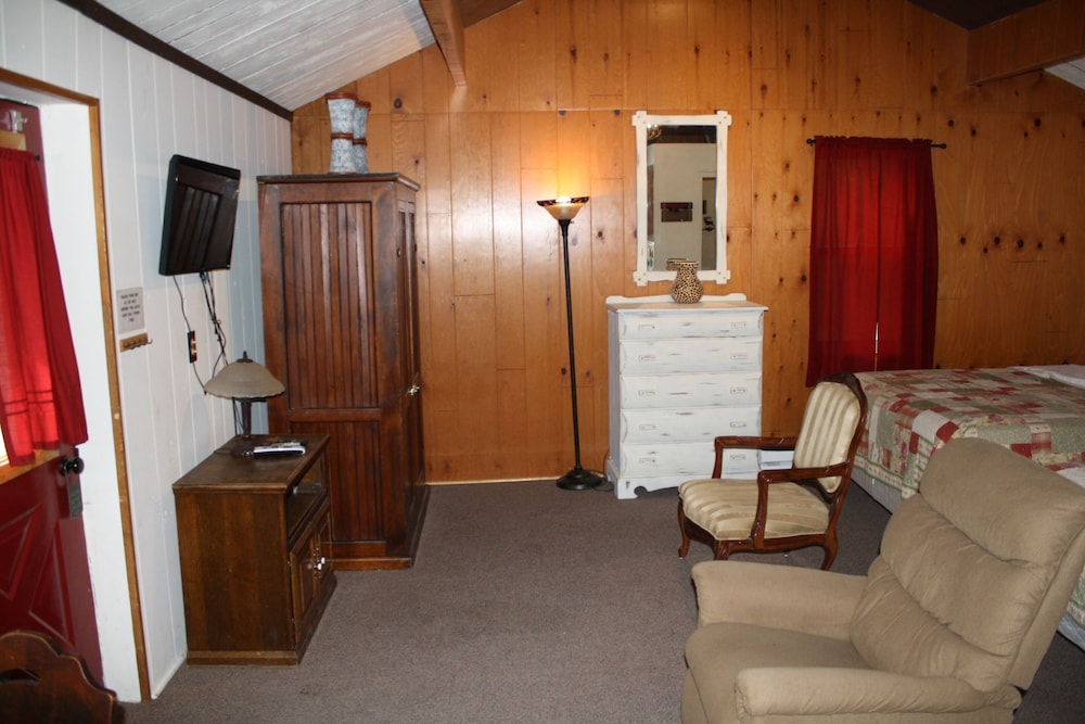 The Historic Wapiti Lodge - photo 15