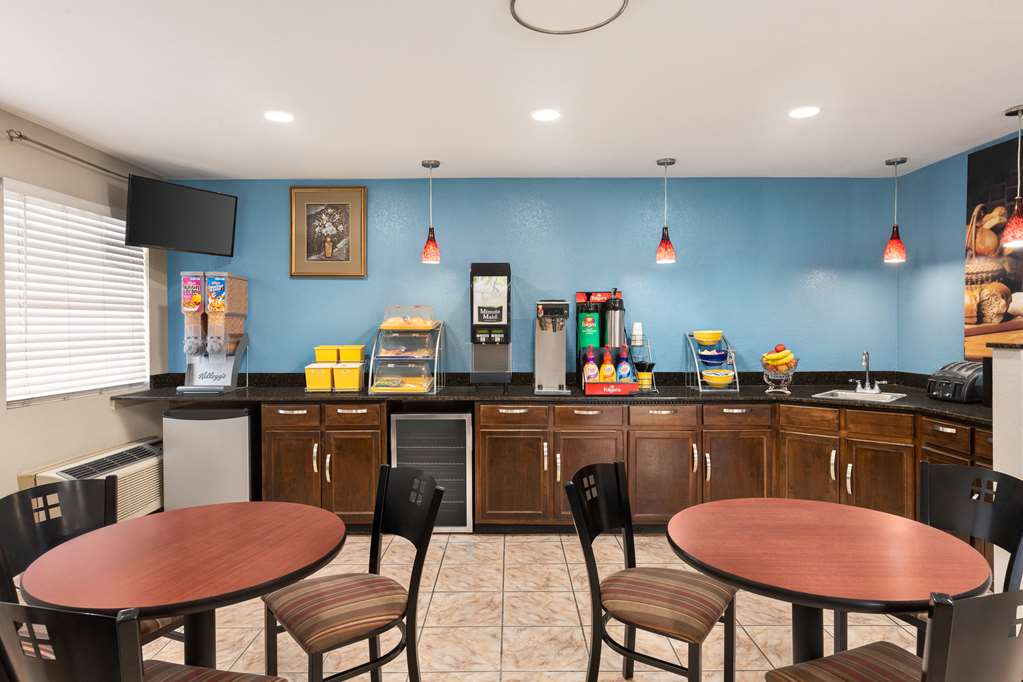 Days Inn by Wyndham Demopolis - photo 24