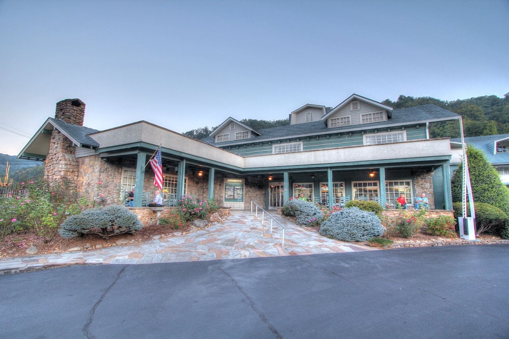 The Historic Gatlinburg Inn - carbon neutral hotel in Gatlinburg