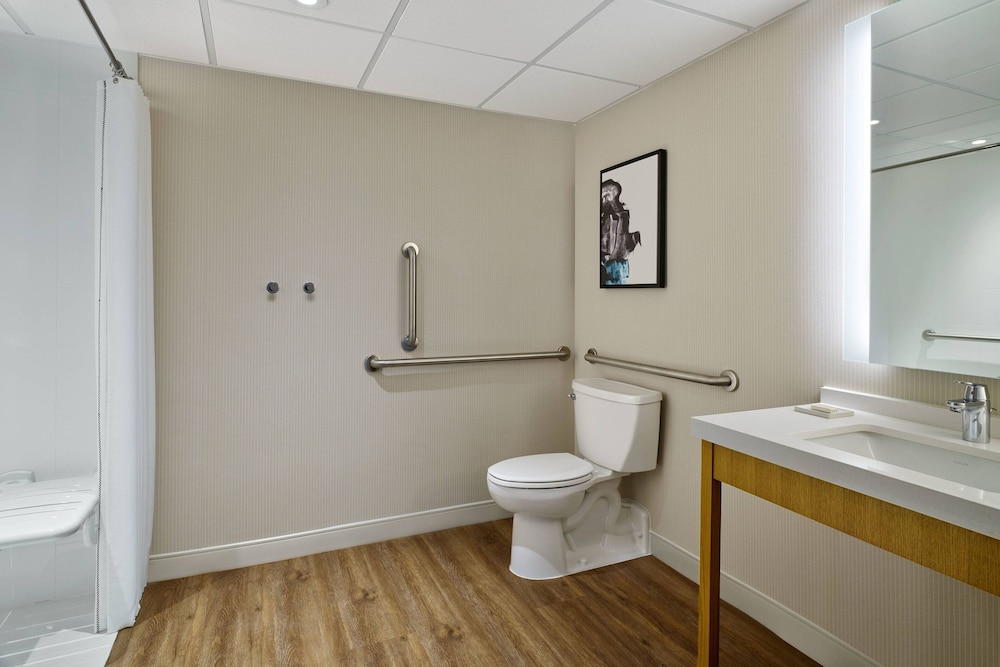 Delta Hotels by Marriott Muskegon Convention Center - photo 22