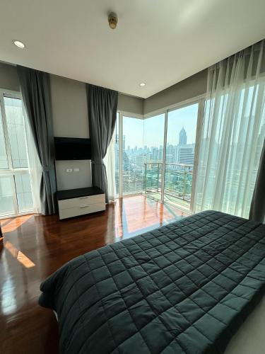 The Prime 11 Sukhumvit 11 2BR near BTS Nana