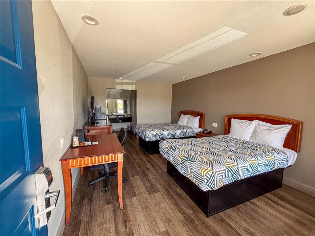 Spanish Trails Inn - photo 35