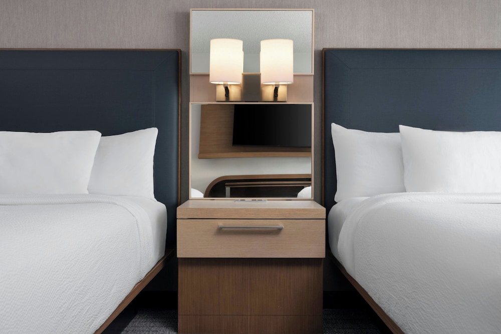 Courtyard by Marriott Charlotte City Center - photo 6