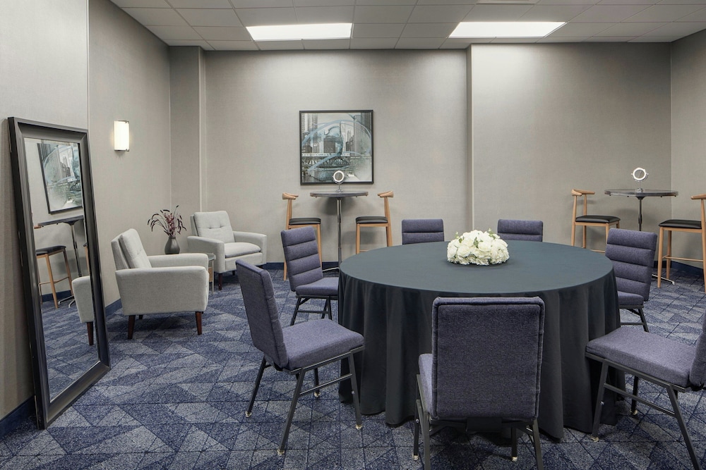 Courtyard by Marriott Chicago Downtown River North - photo 41