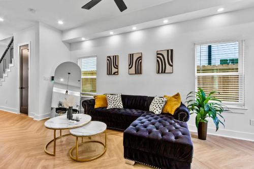 Luxury 4BR Escape 10mins to NRG Dwtn HTX Zoo and MedCtr in Houston, United States