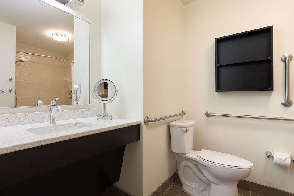 Candlewood Suites Lenexa Overland Park Area - photo 35